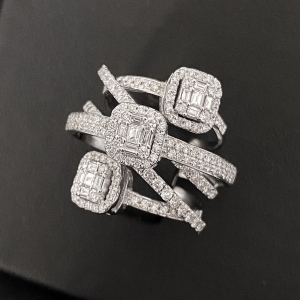 1.58 CT Pırlanta Bagetli Yüzük